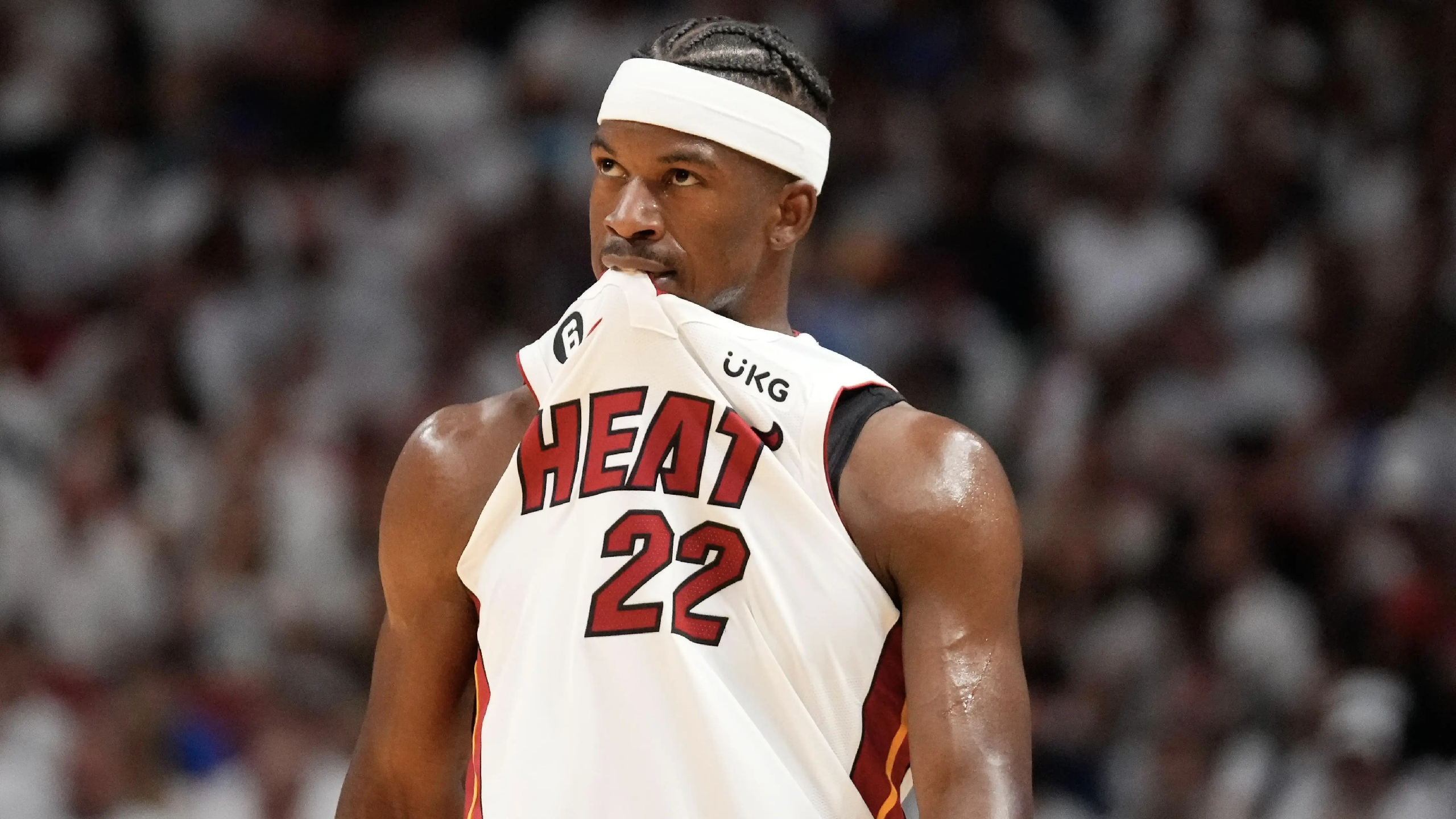 包含亚冠转会期再迎强敌，迈阿密热火复出首秀，主帅态度：赛场秩序良好，球探报告显示潜力的词条