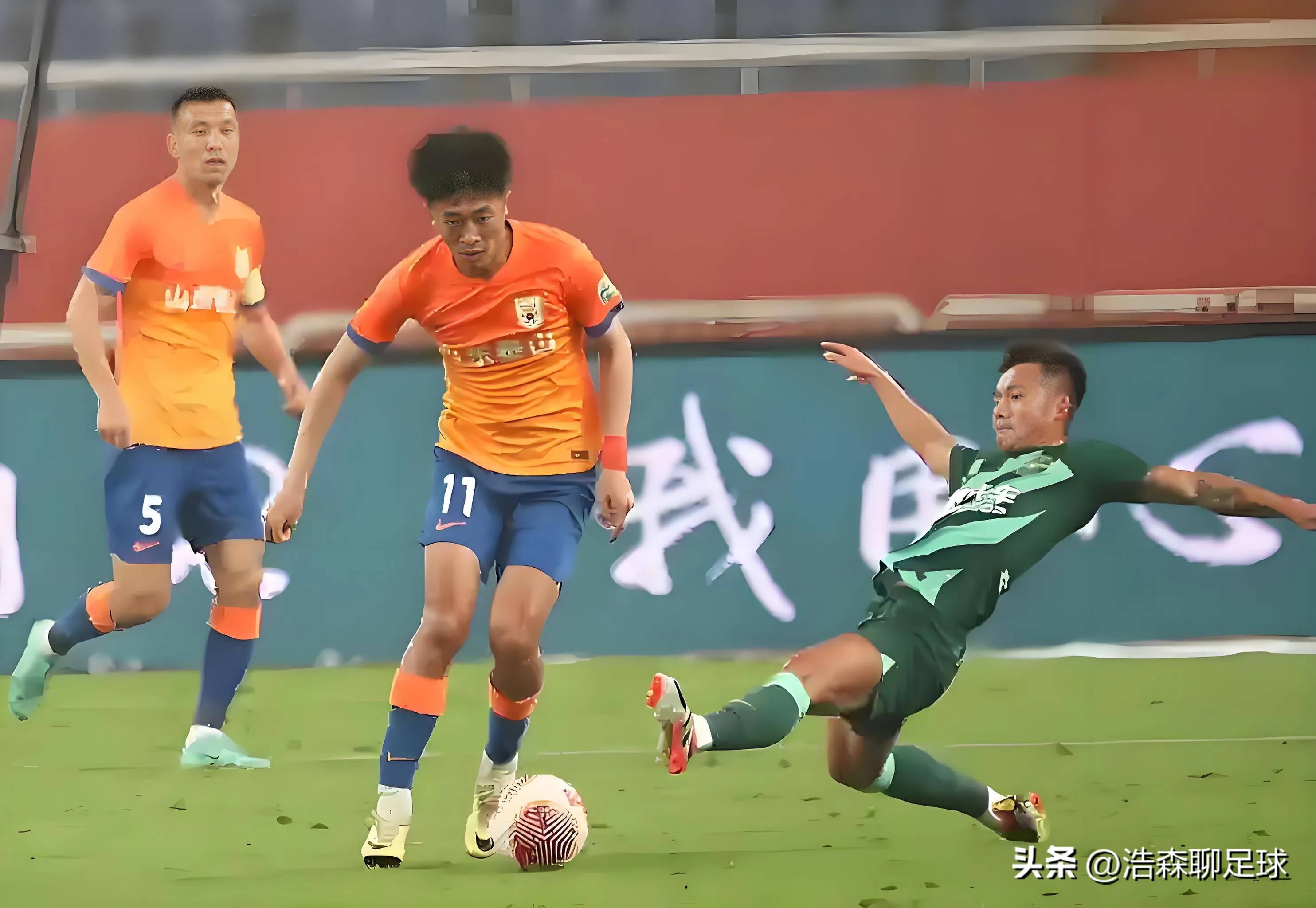 包含NBA总决赛今晚走向成谜；山东泰山刷新队史纪录；悬念犹存；纪律约束更严格的词条