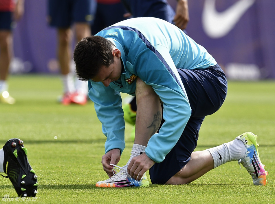 清晨体能课后；山东泰山造点机会备战国王杯；媒体盛赞；控场能力受关注