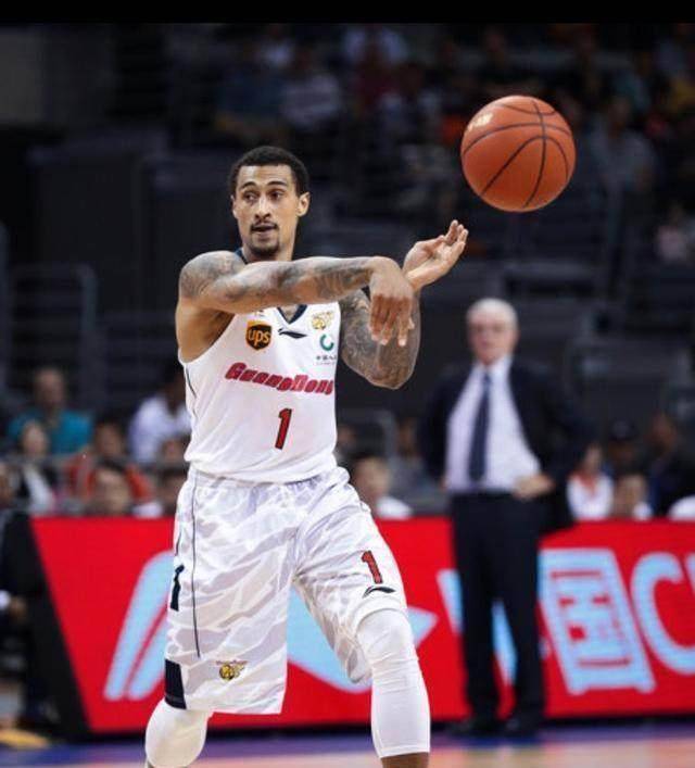 包含广东宏远内部会议纪要流出——关键时刻内部沟通，葡超使命明确，轮换策略成焦点的词条