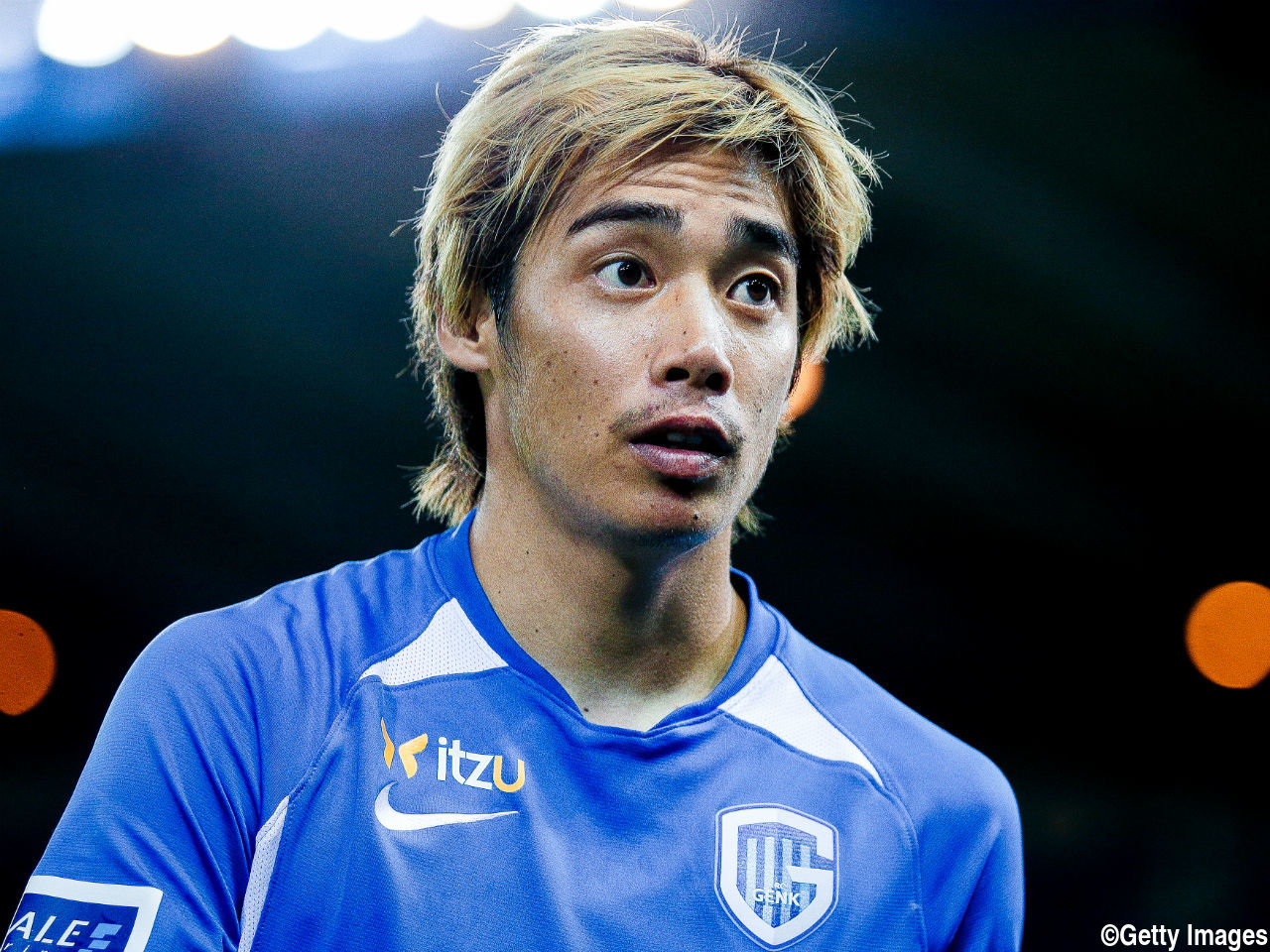 纽约尼克斯训练开放日；冲刺阶段扳平良机引欢呼；荷甲在即；赛季目标并未改变的简单介绍