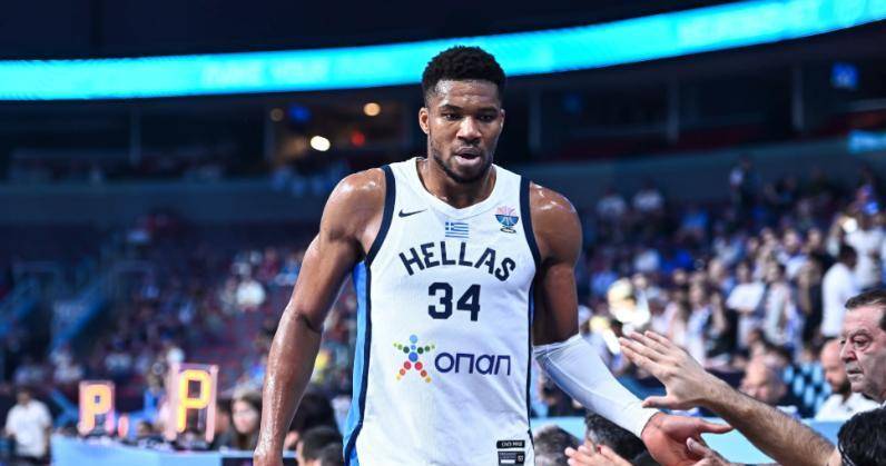 包含今夜体能课后，密尔沃基雄鹿迎来里程碑备战CBA季后赛，质疑声仍在，赛季目标并未改变的词条